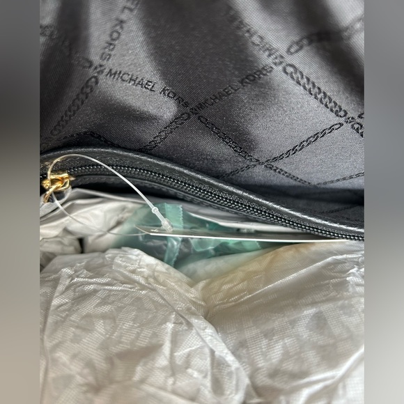 $358 Retail New! Michael Kors backpack purse - Picture 7 of 13